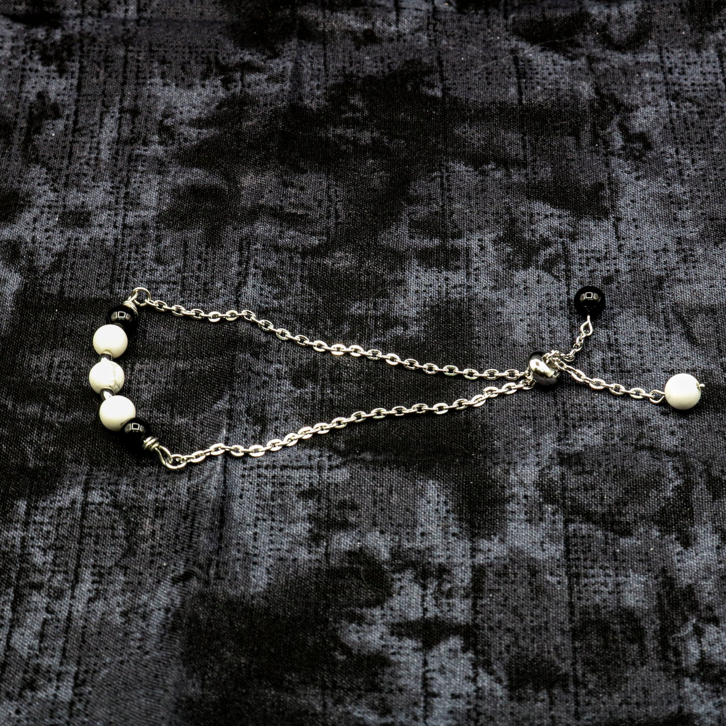 White Magnesite & Black Agate Bolo Bracelet